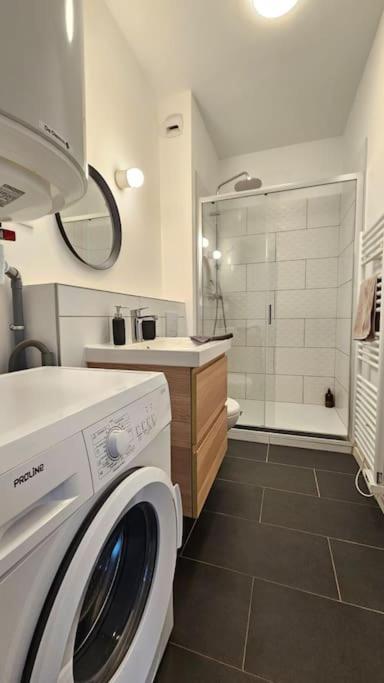 Superbe Appartement 2 Chambres Au Coeur De По Екстериор снимка