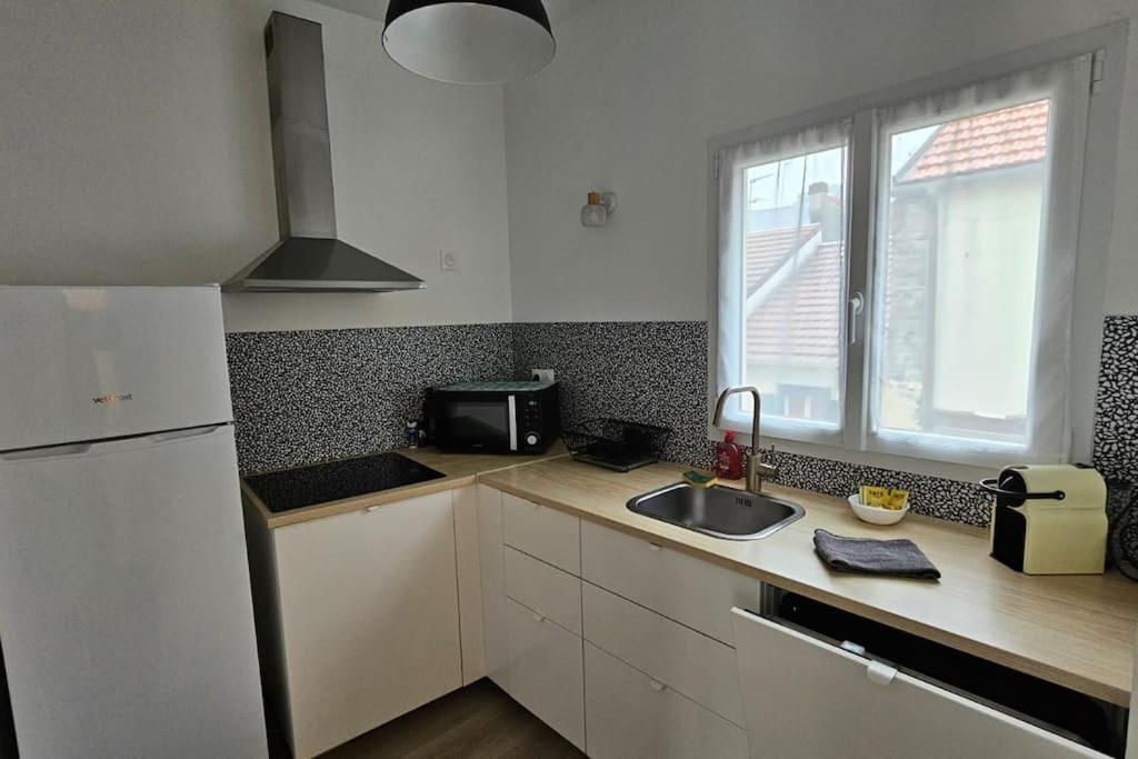 Superbe Appartement 2 Chambres Au Coeur De По Екстериор снимка