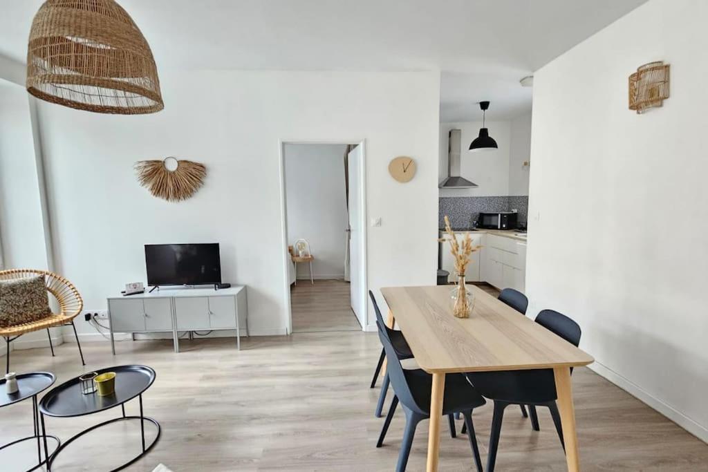 Superbe Appartement 2 Chambres Au Coeur De По Екстериор снимка