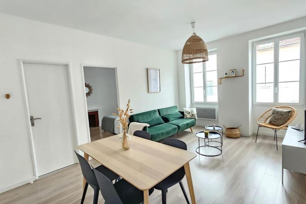 Superbe Appartement 2 Chambres Au Coeur De По Екстериор снимка