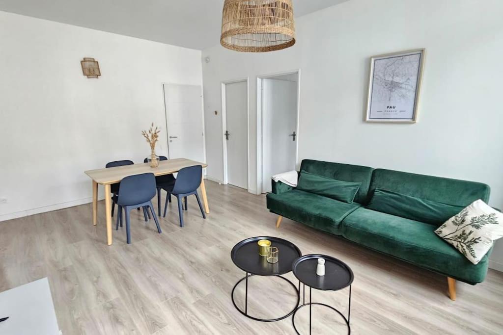 Superbe Appartement 2 Chambres Au Coeur De По Екстериор снимка