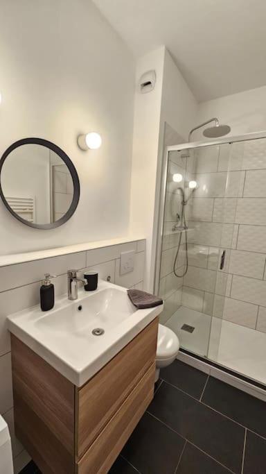 Superbe Appartement 2 Chambres Au Coeur De По Екстериор снимка