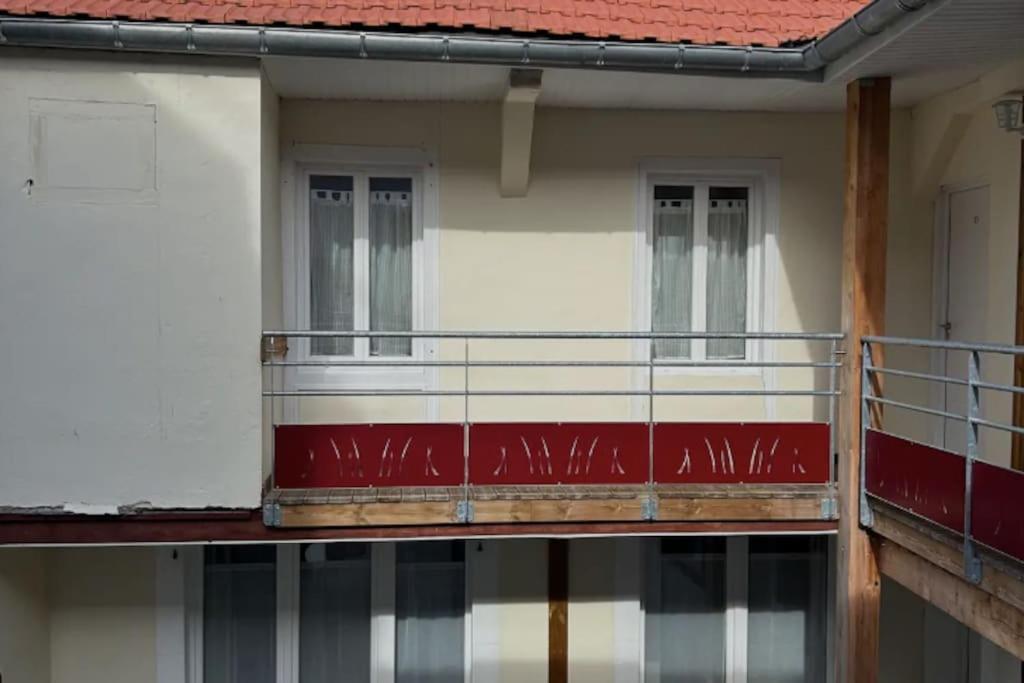 Superbe Appartement 2 Chambres Au Coeur De По Екстериор снимка